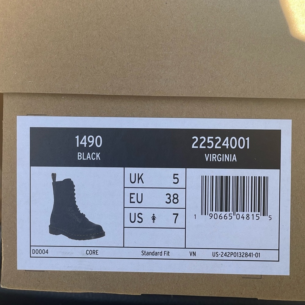 BRAND NEW! IN BOX, never worn!